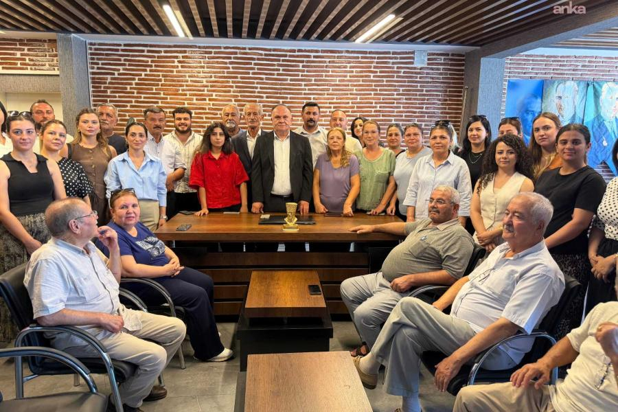 CHP Ceyhan ilçe yönetimi toplu istifayla Yeni Parti'ye geçti