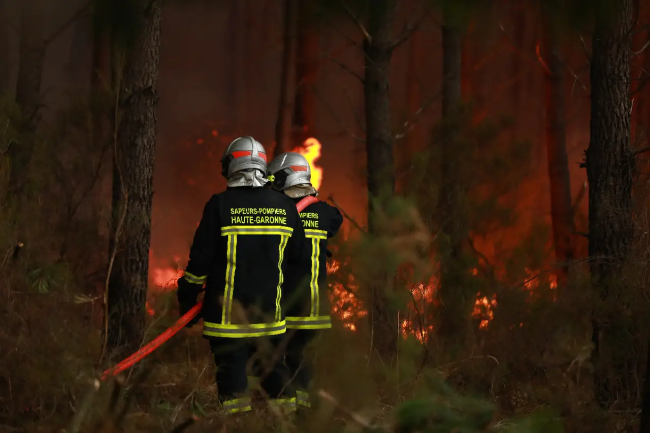 Bordeaux Belediye Başkanı: Yangınlar kente 15 kilometre uzaklıkta