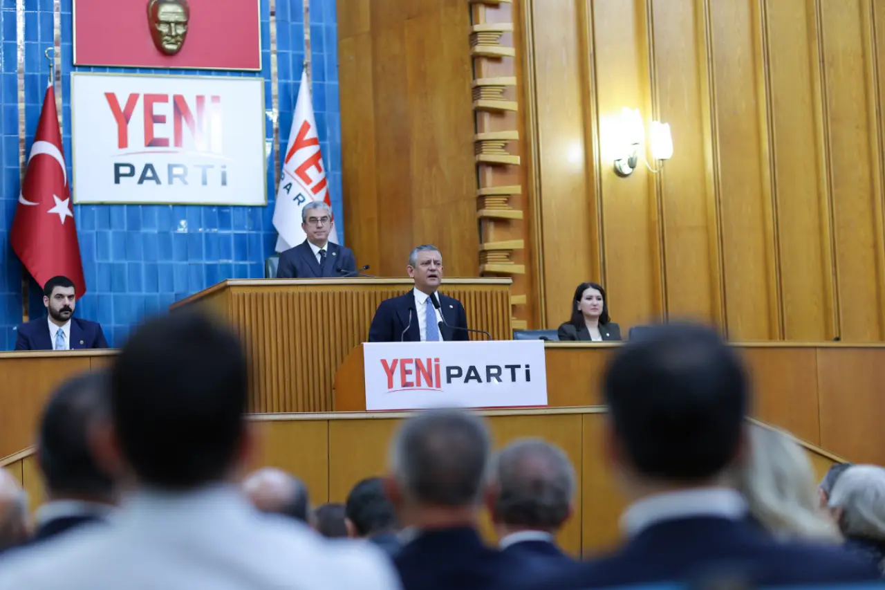 Yeni Partiden 'çerçeve yasa' görüşmeleri öncesi kapalı grup toplantısı