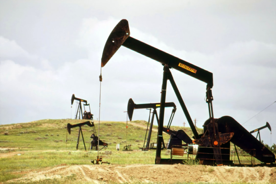 ABD'nin stokları düştü: Petrol fiyatları yeniden yükseldi