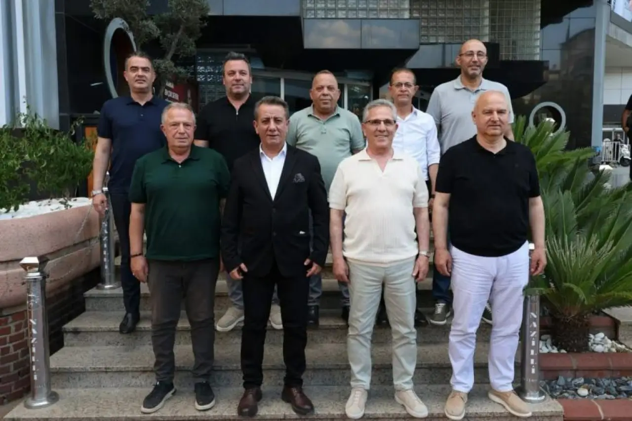 Aydın'da 10 belediye başkanı CHP'den istifa ederek Yeni Parti'ye geçti