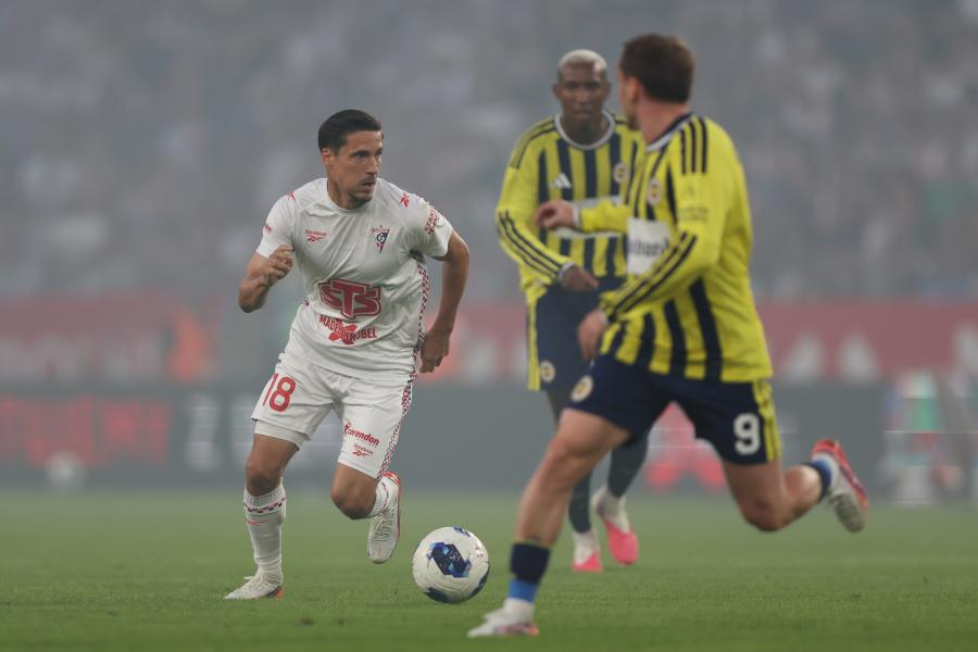 UEFA Şampiyonlar Ligi 2. eleme turu rövanş maçı: Górnik Zabrze ile 1-1 berabere kalan Fenerbahçe tur atladı