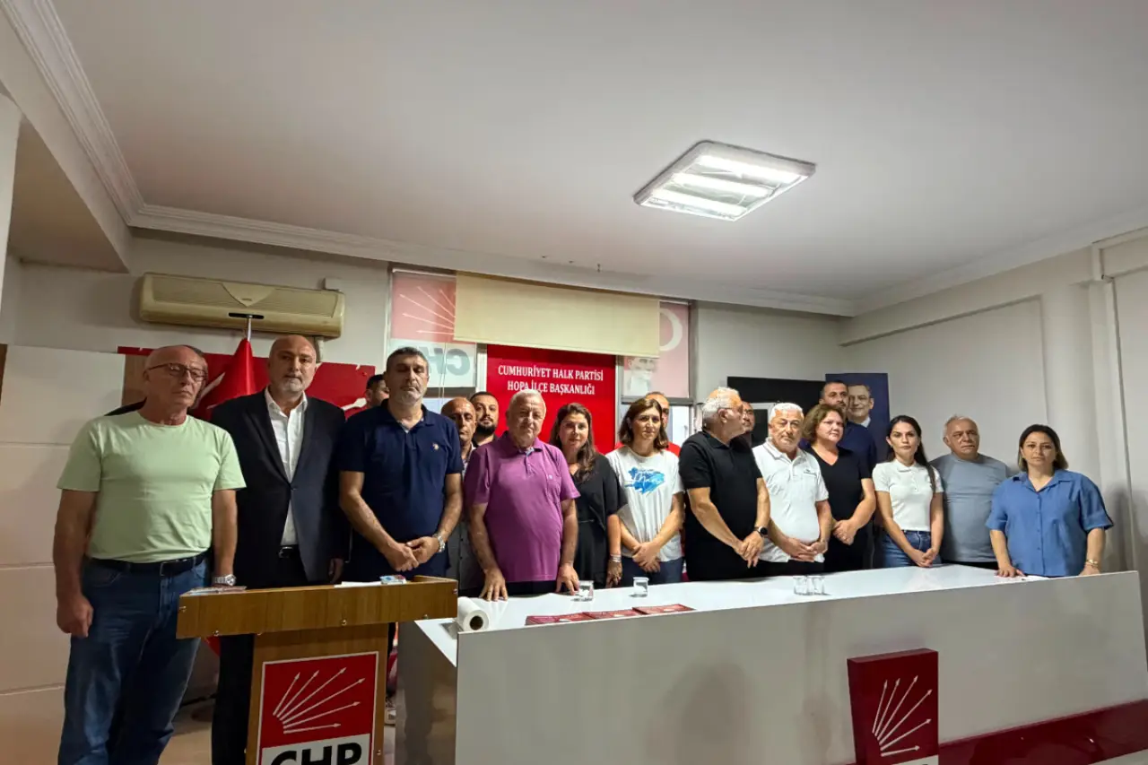 Artvin'de CHP'den toplu istifa: 6 belediye başkanı ve 8 ilçe örgütü Yeni Parti'ye katıldı