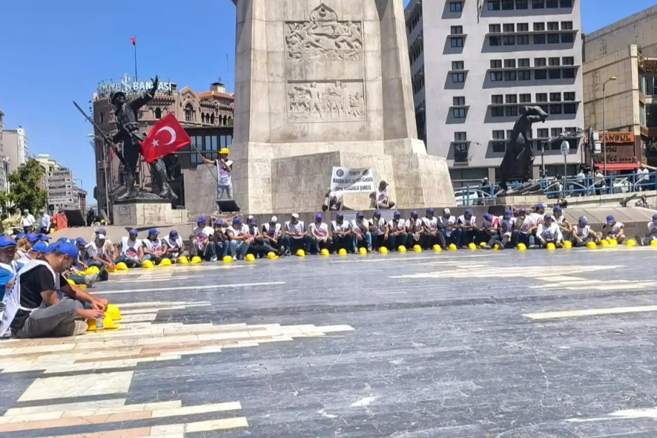 Doruk Madencilik işçileri direnişin 5. gününde Ulus Meydanı'nda: “Haklarımızı almadan dönmeyeceğiz”
