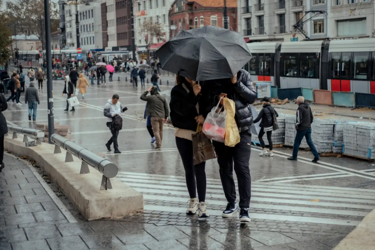 Meteoroloji'den uyarı: Marmara'da kuvvetli rüzgar, kuzeydoğuda sağanak bekleniyor (01.08.2026)