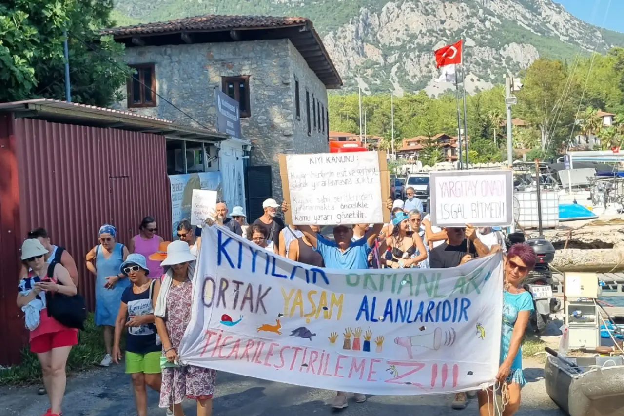 Akyaka’da kıyı işgaline karşı eylem: “Kıyılar halkındır, ticarileştirilemez”