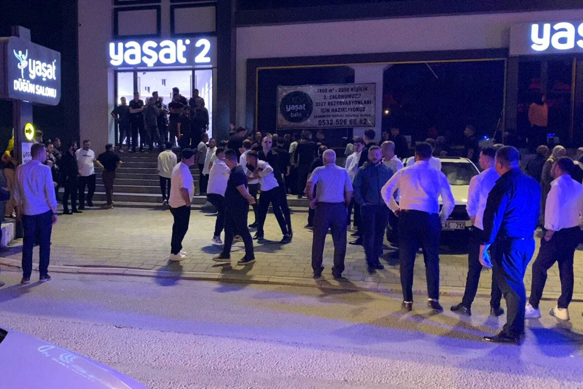 Düğünde iki grup arasında bıçaklı müzik kavgası: 3 kişi yaraladı