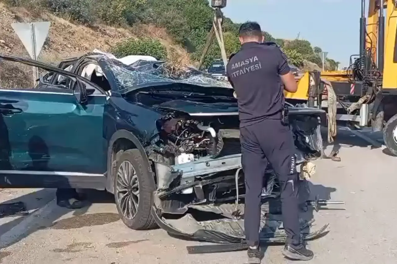 Amasya'da otomobil takla attı: Aynı aileden 2'si çocuk 4 yaralı
