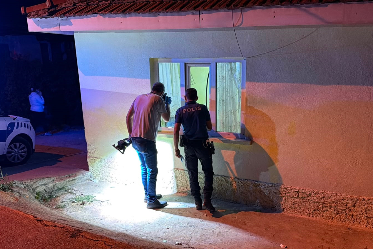 Eskişehir'de komşu kavgası silahlı çatışmaya dönüştü: Biri çocuk, üç kişi yaralandı