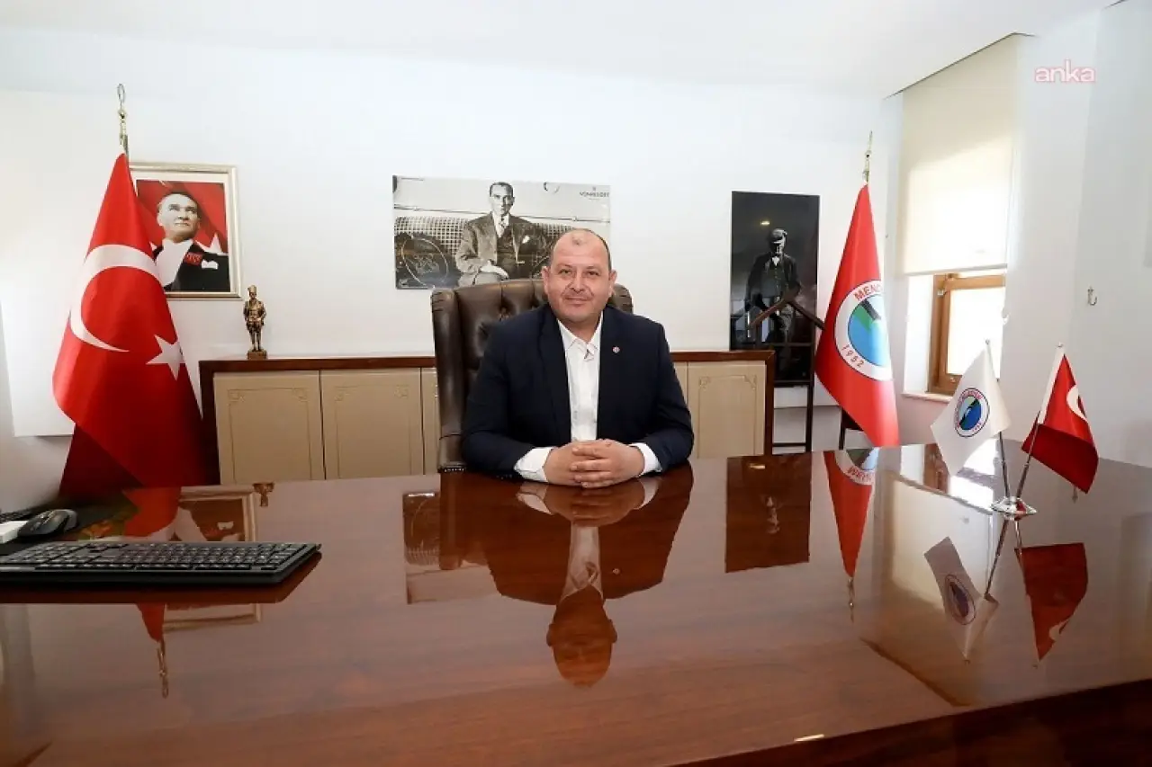 Menderes Belediyesine operasyon: Başkan İlkay Çiçek dahil 13 kişi gözaltına alındı