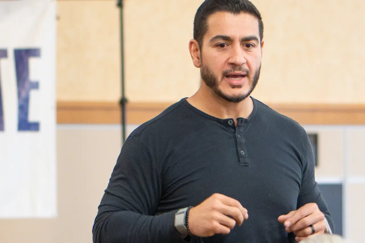 Michigan'daki ön seçimde Demokrat Sosyalistler kazandı: Mısırlı Abdul El-Sayed Senato yarışına çıkıyor