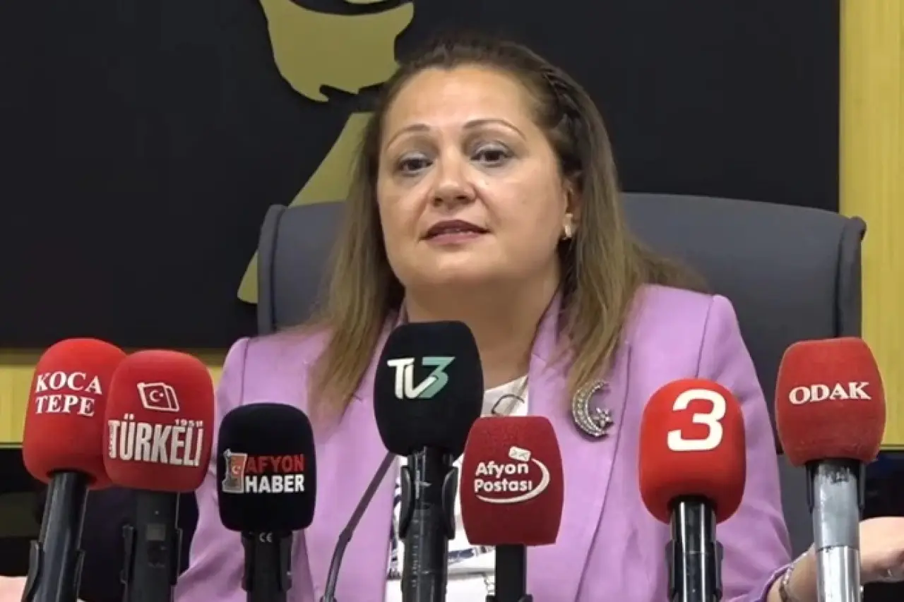 AKP'li Burcu Köksal, Yeni Parti grubuna söz vermedi: Oturumu kapatıp salondan ayrıldı