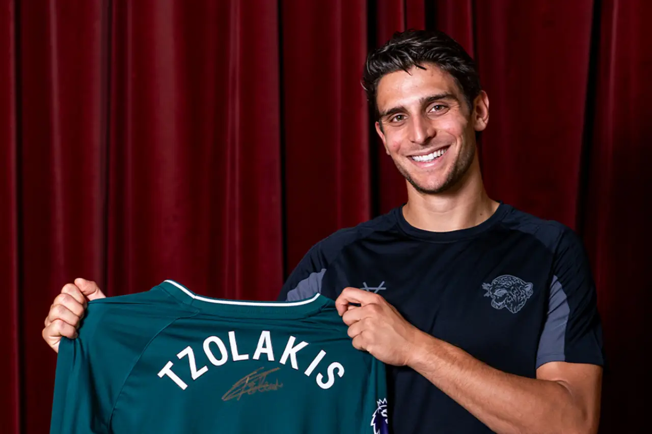 Acun Ilıcalı, Hull City'de transfer rekorunu kırdı: Konstantinos Tzolakis imzayı attı