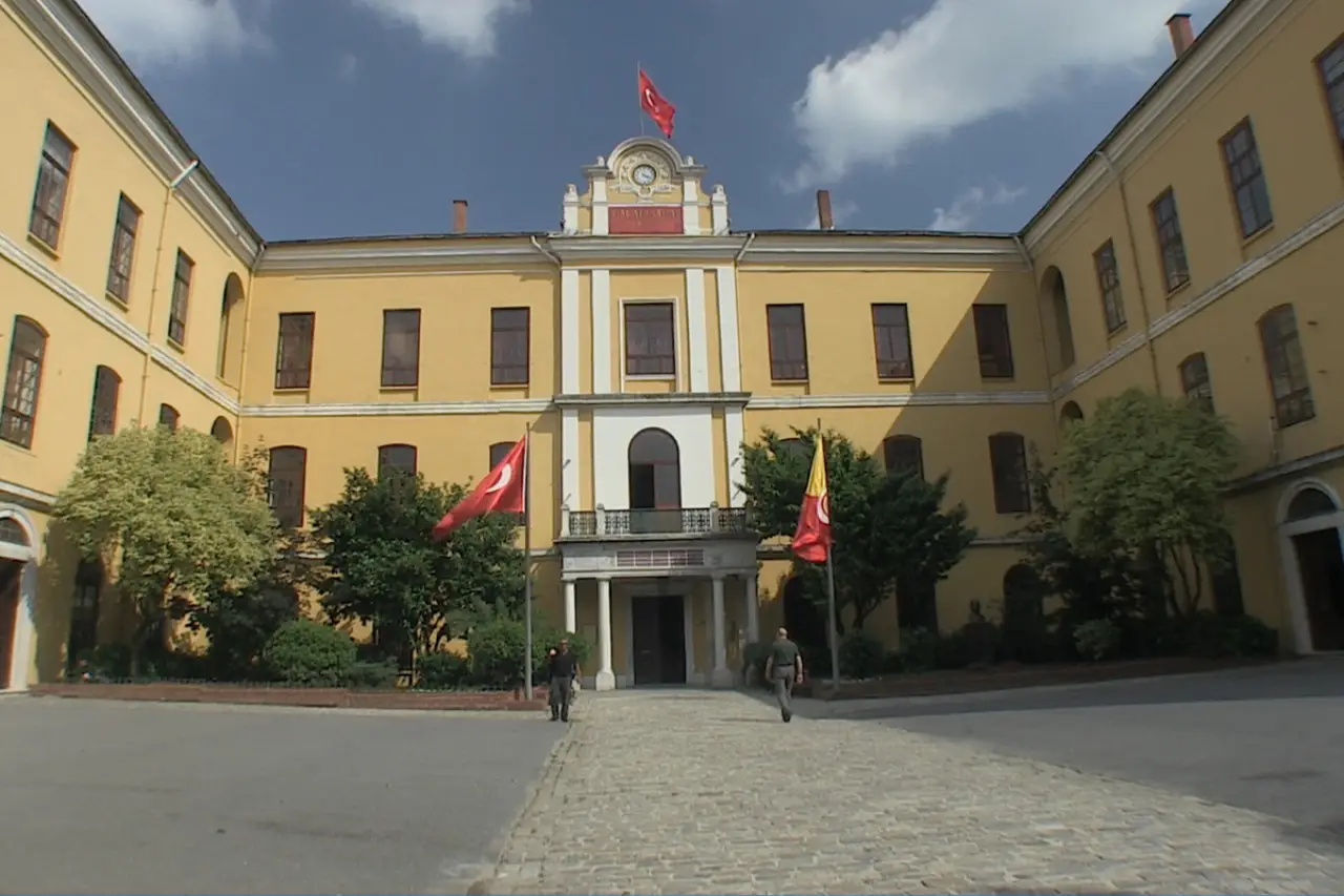 Galatasaray Lisesi'ne geçişte sınav zorunluluğu getirildi