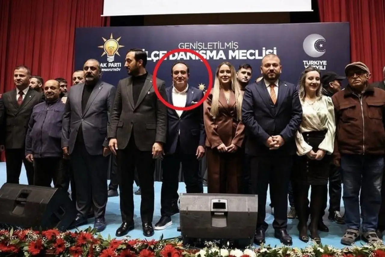 CHP, Arnavutköy İlçe Başkanı olarak atamıştı: 8 ay önce AKP rozeti takmış