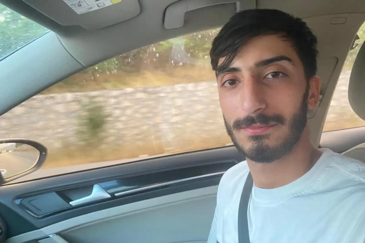 Uğradığı ırkçı saldırı ardından tutuklanan Furkan Oğlak tahliye edildi