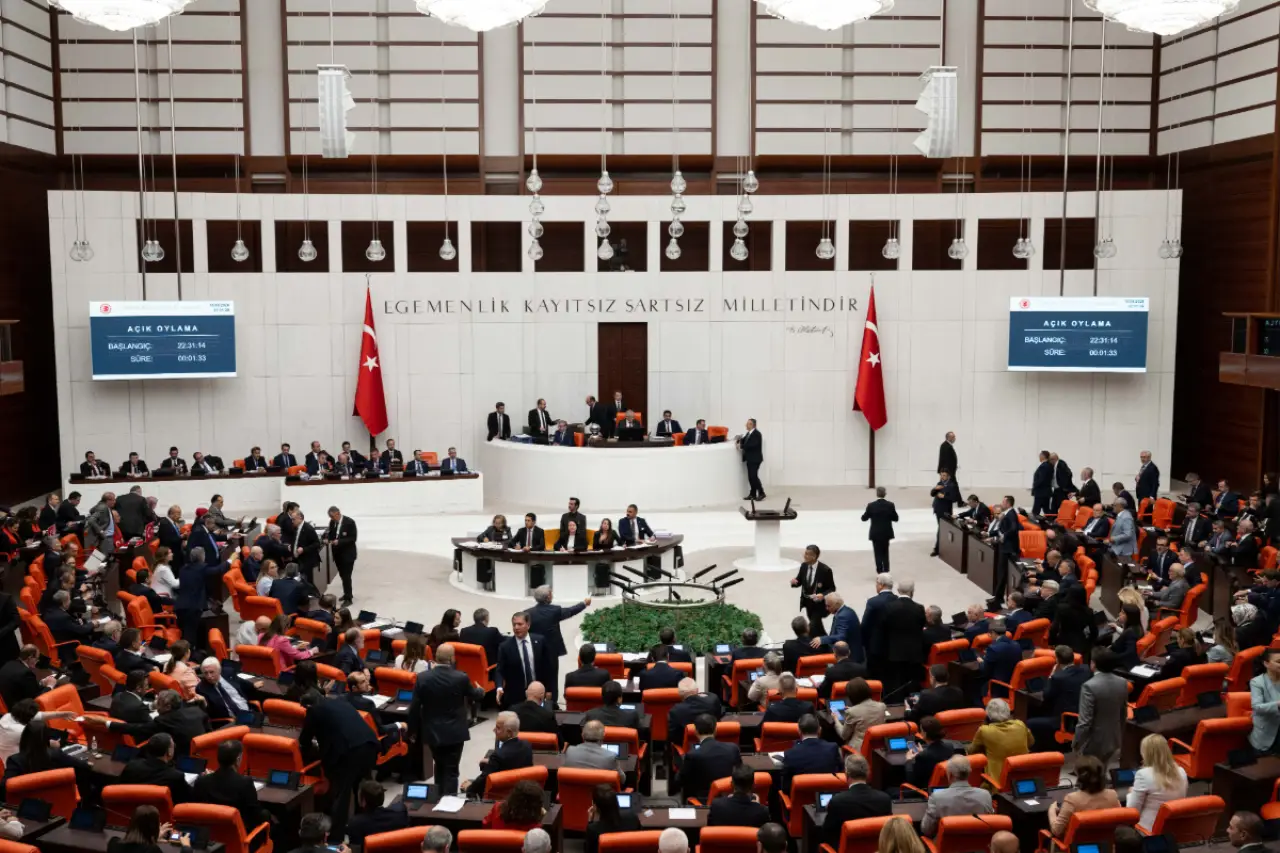 TBMM genel kurulunda çerçeve yasa oylaması