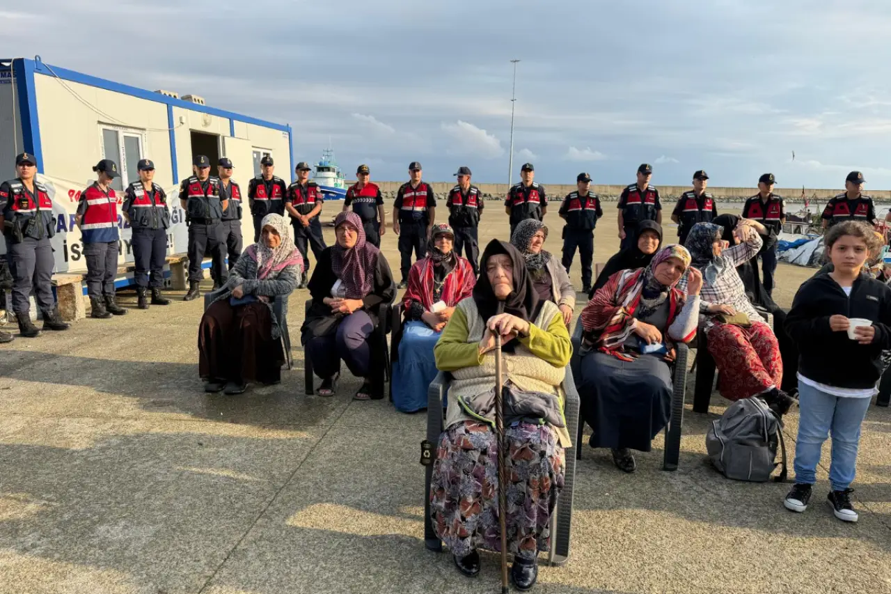 Rize Pazar'da kafes balıkçılığına direnen 4 balıkçı gözaltına alındı