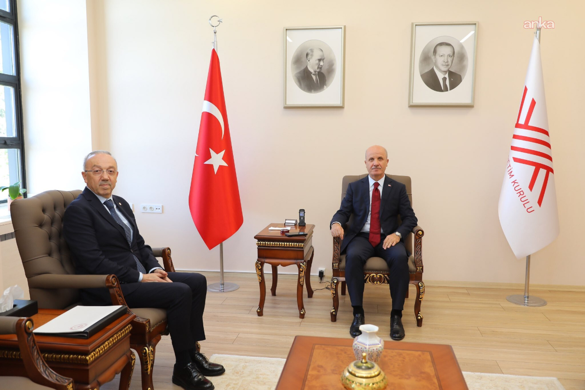 Türk Eczacıları Birliği'nden YÖK'e eczacılık fakültelerinde kontenjan çağrısı