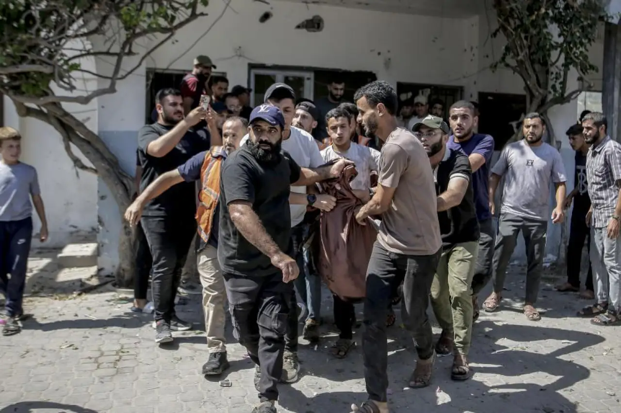 İsrail Gazze'de son 24 saatte düzenlediği saldırılarda 10 Filistinliyi katletti