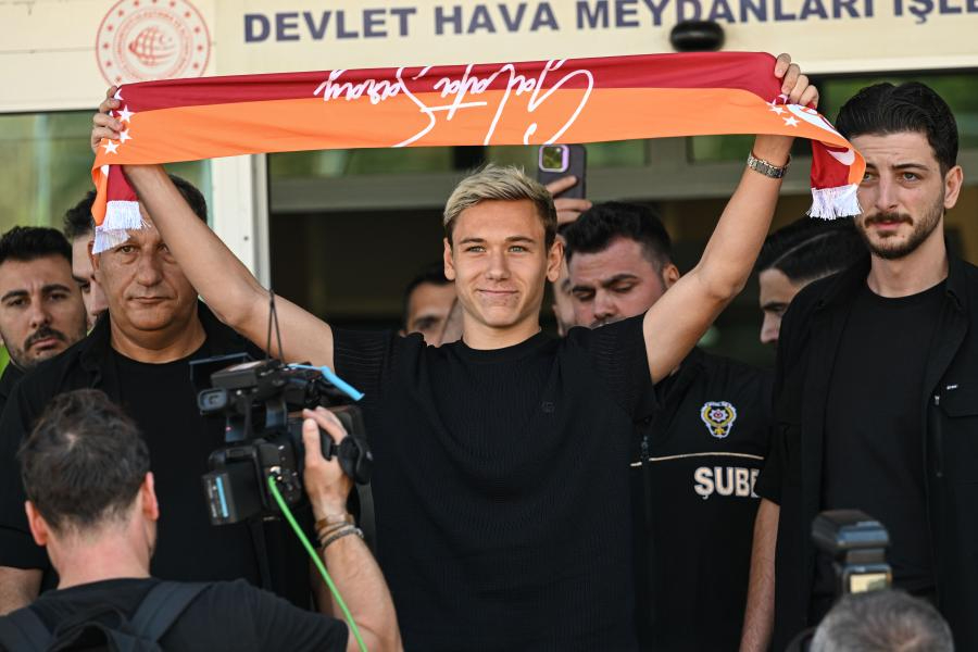 Batrakov, Galatasaray için İstanbul'da