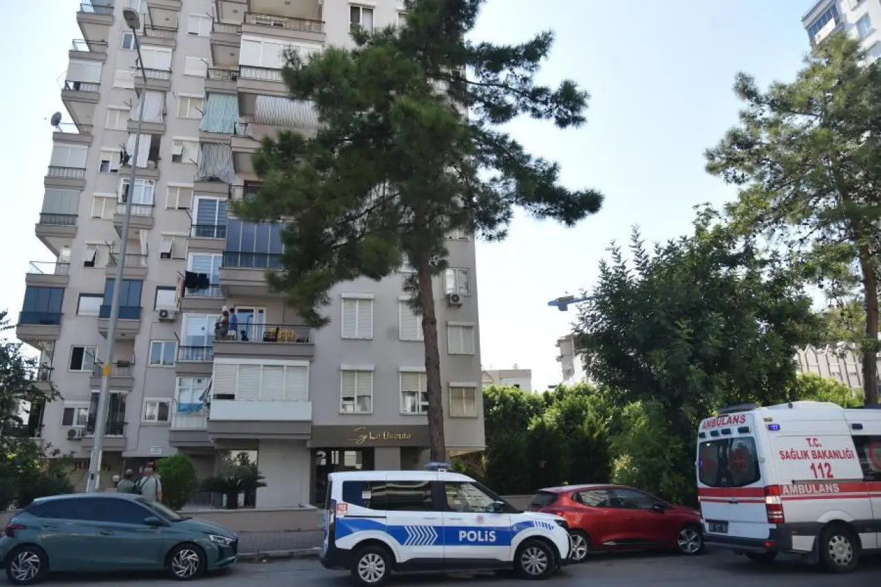 Anne ile kızı evlerinde ölü bulundu