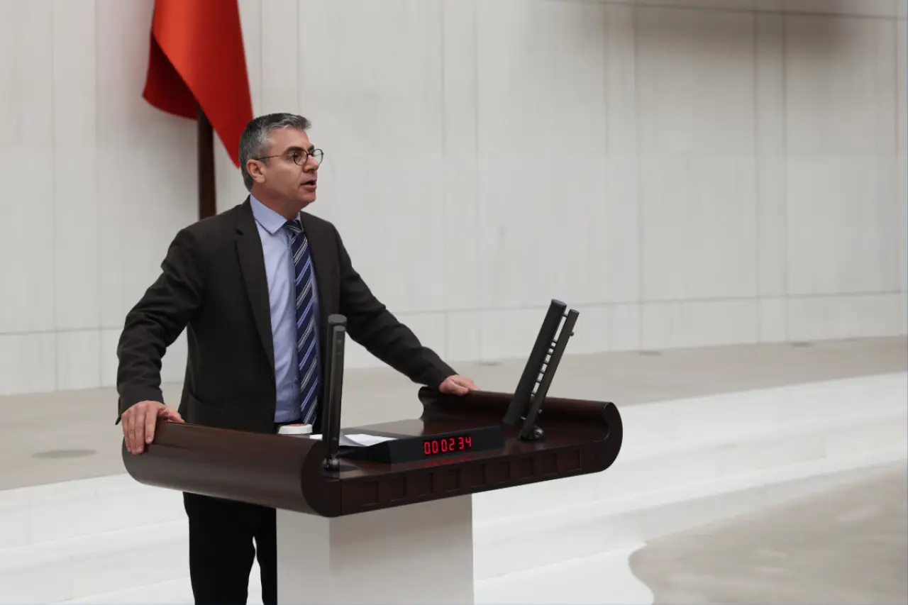 Heval Bozdağ’dan Bakan Memişoğlu’na 'HPV aşısı' soruları: '148 ülke ücretsiz yaparken Türkiye’nin ısrarı neden?'