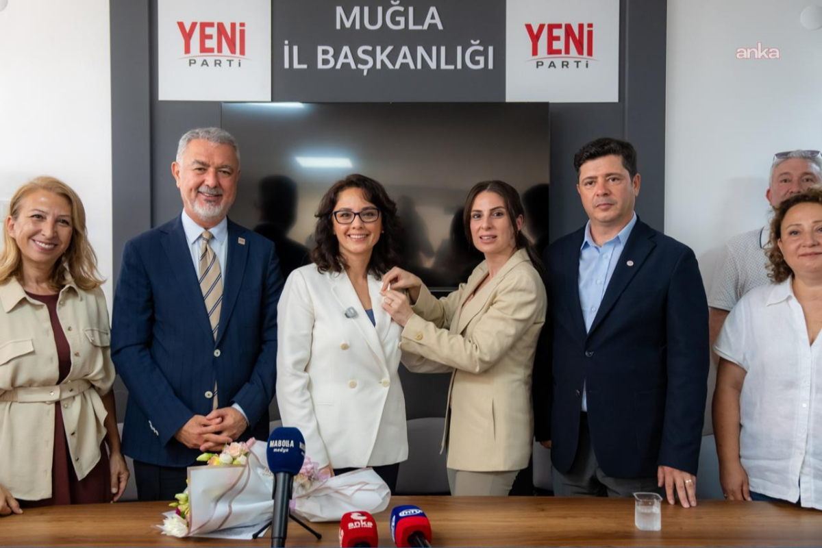 Menteşe Belediye Başkanı Gonca Köksal Aras, CHP'den istifa ederek Yeni Partiye katıldı