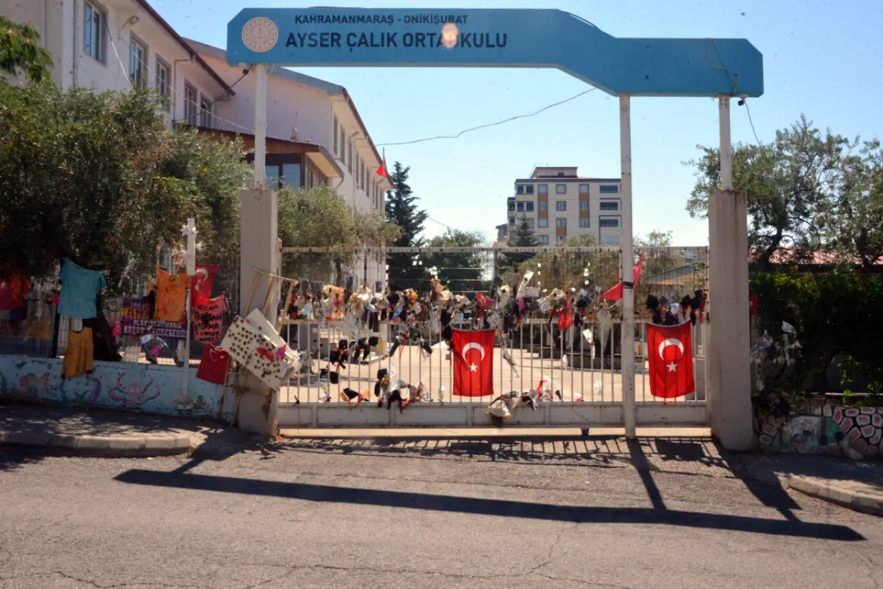 Okul saldırısında ölen öğretmenin ailesinden 5,1 milyon liralık tazminat davası