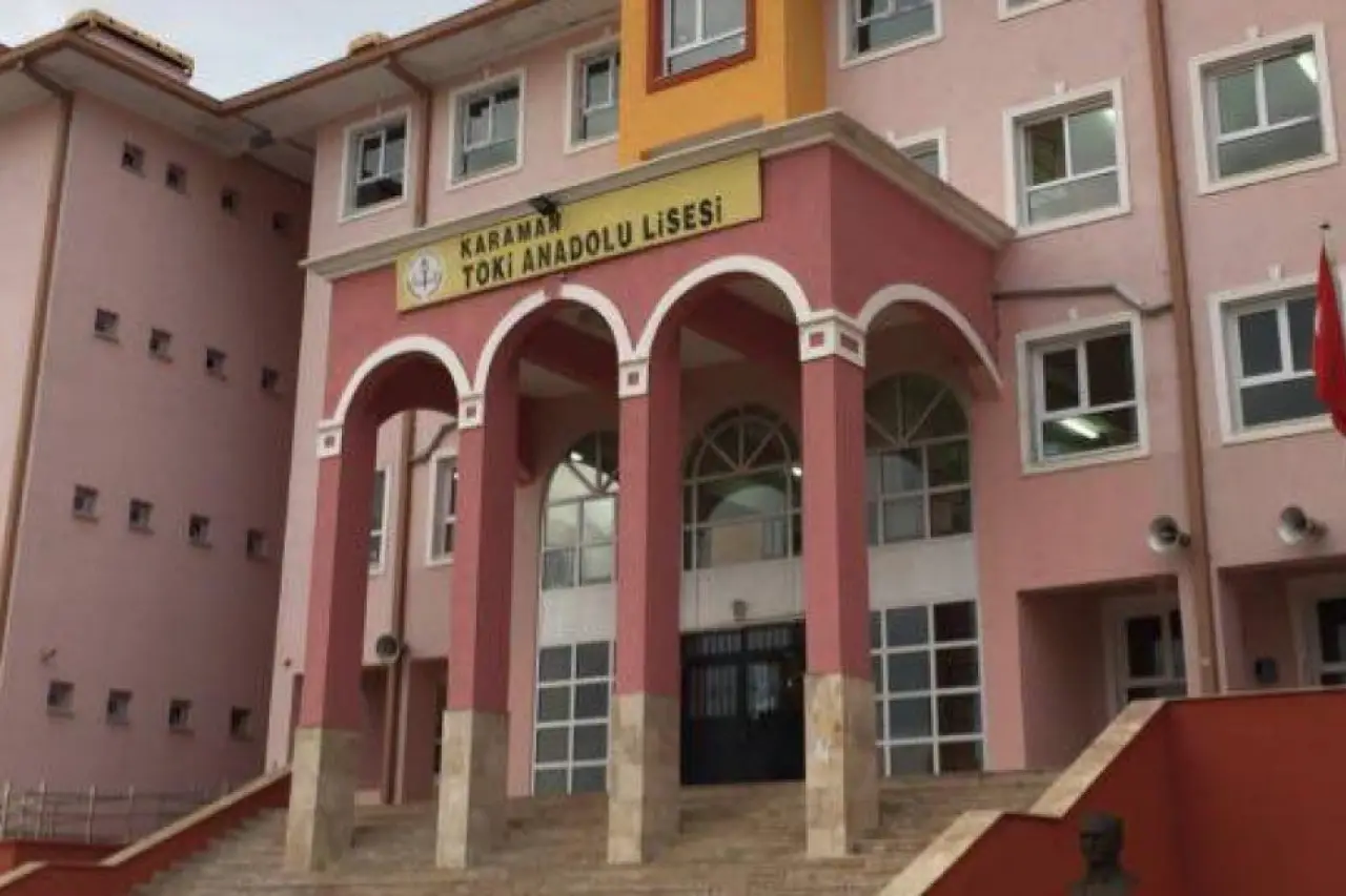 Bakanlık yangına karşı çözümü kız ve erkek öğrencileri ayırmakta buldu