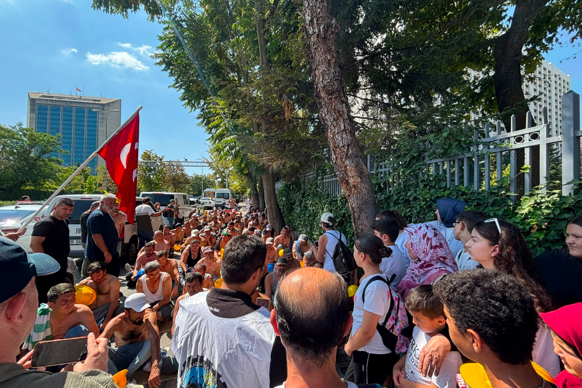 Madenciler Bakanlık görüşmesinden çıktı: 'Şirketle bizi masaya oturtacaklarını söylediler'