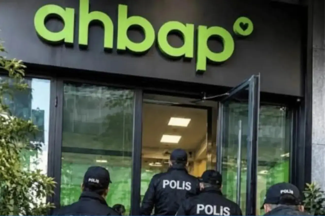 Ahbap Derneği'ne ilişkin soruşturma kapsamında oyuncu Şahan Gökbakar ifade verdi