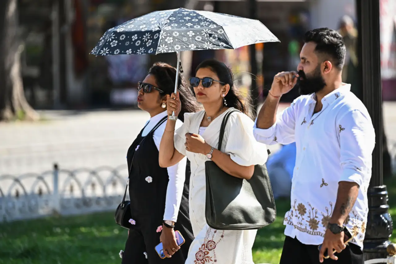 Meteorolojiden çifte uyarı: Bir yanda 40 derece sıcaklık, bir yanda sağanak (26.08.2026)