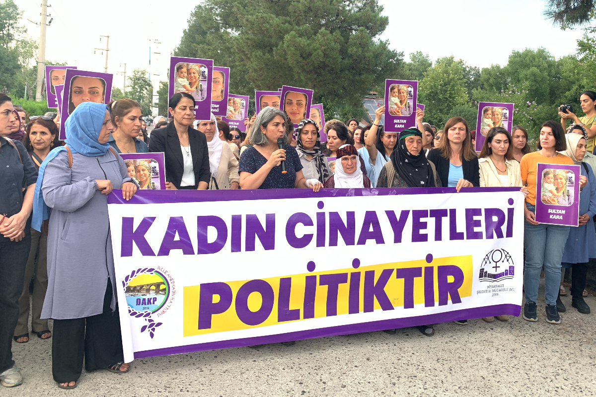 Uzaklaştırma kararına rağmen katledilen Sultan Kara için eylem: Kadınlar hayattayken korunsun