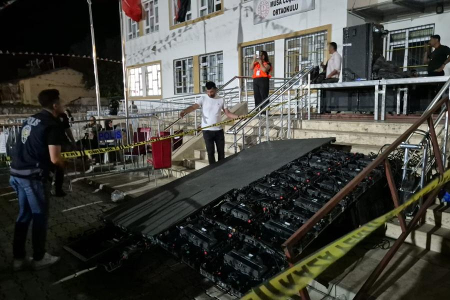 Elazığ'da festival alanında LED ekran devrildi: Kazada 5 kişi yaralandı, festival iptal edildi