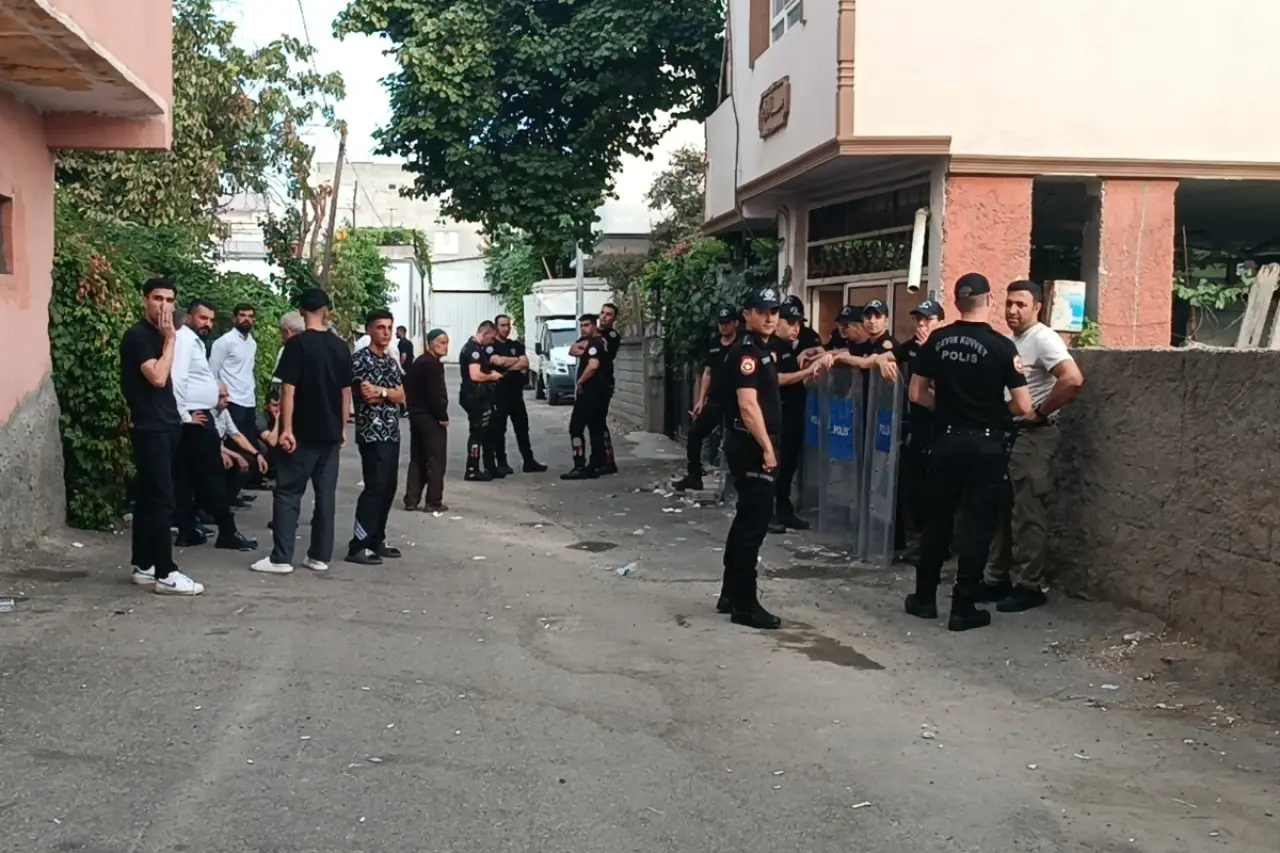 Batman'da annesinin cesedi konteynerde bulundu; oğlu emniyete gidip teslim oldu