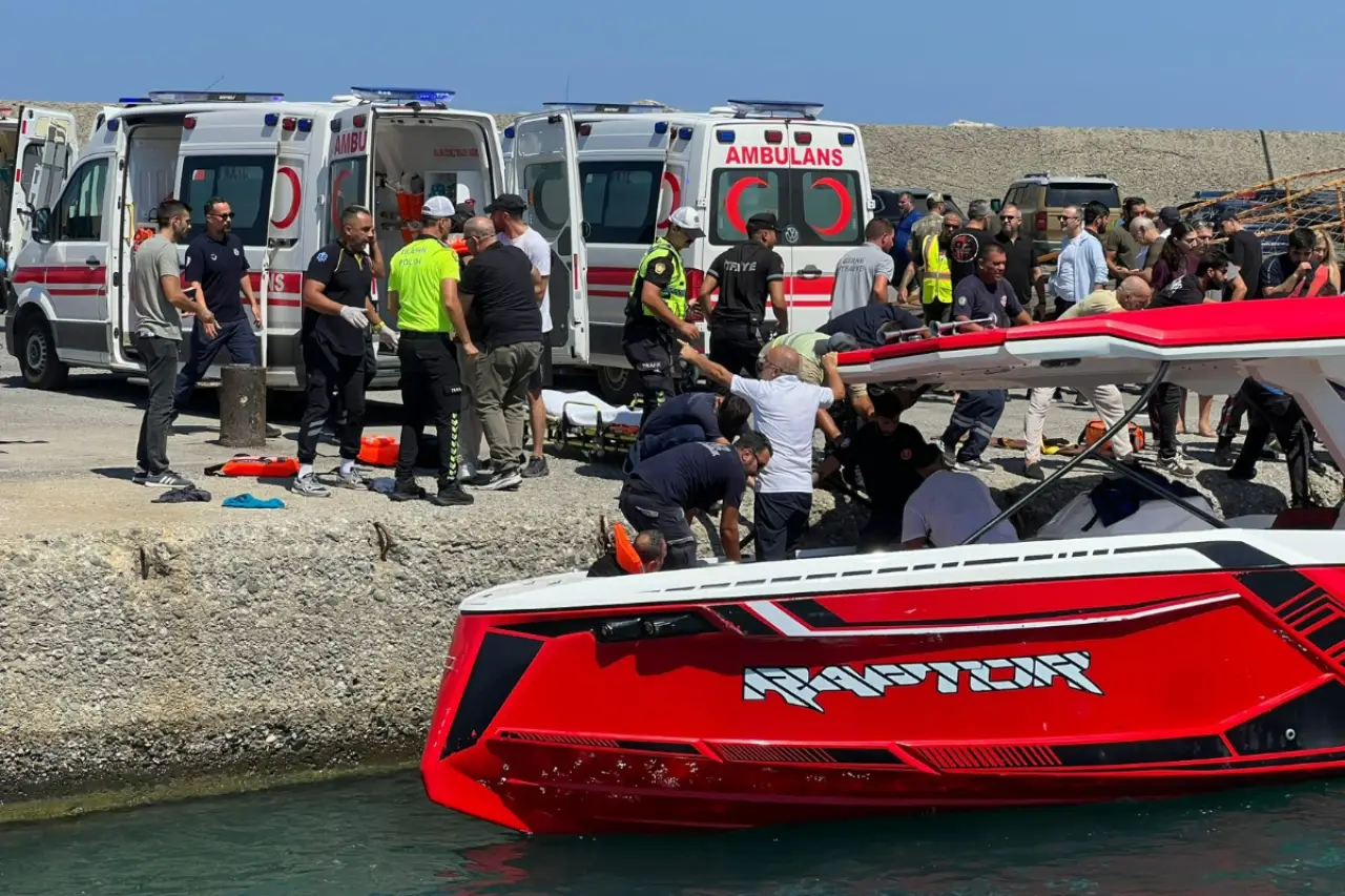 Sigorta eksperlerinin raporu: Girne’de alabora olan gemi çatlaklara rağmen sefere çıkmış