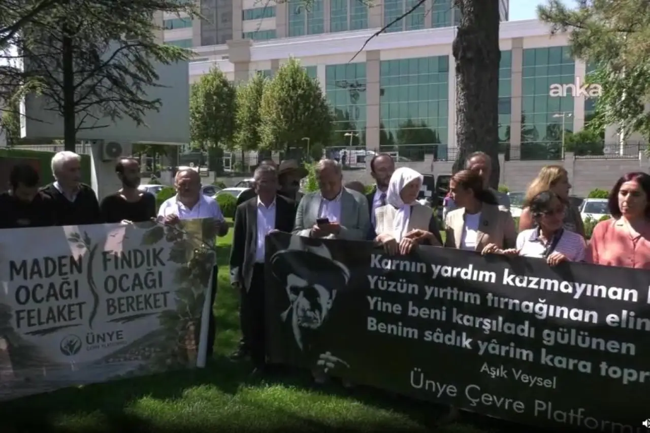 Ünyelilerden Bakanlık önünde bentonit ocağı protestosu: "Biz, yaşam alanlarımızın korunmasını istiyoruz"