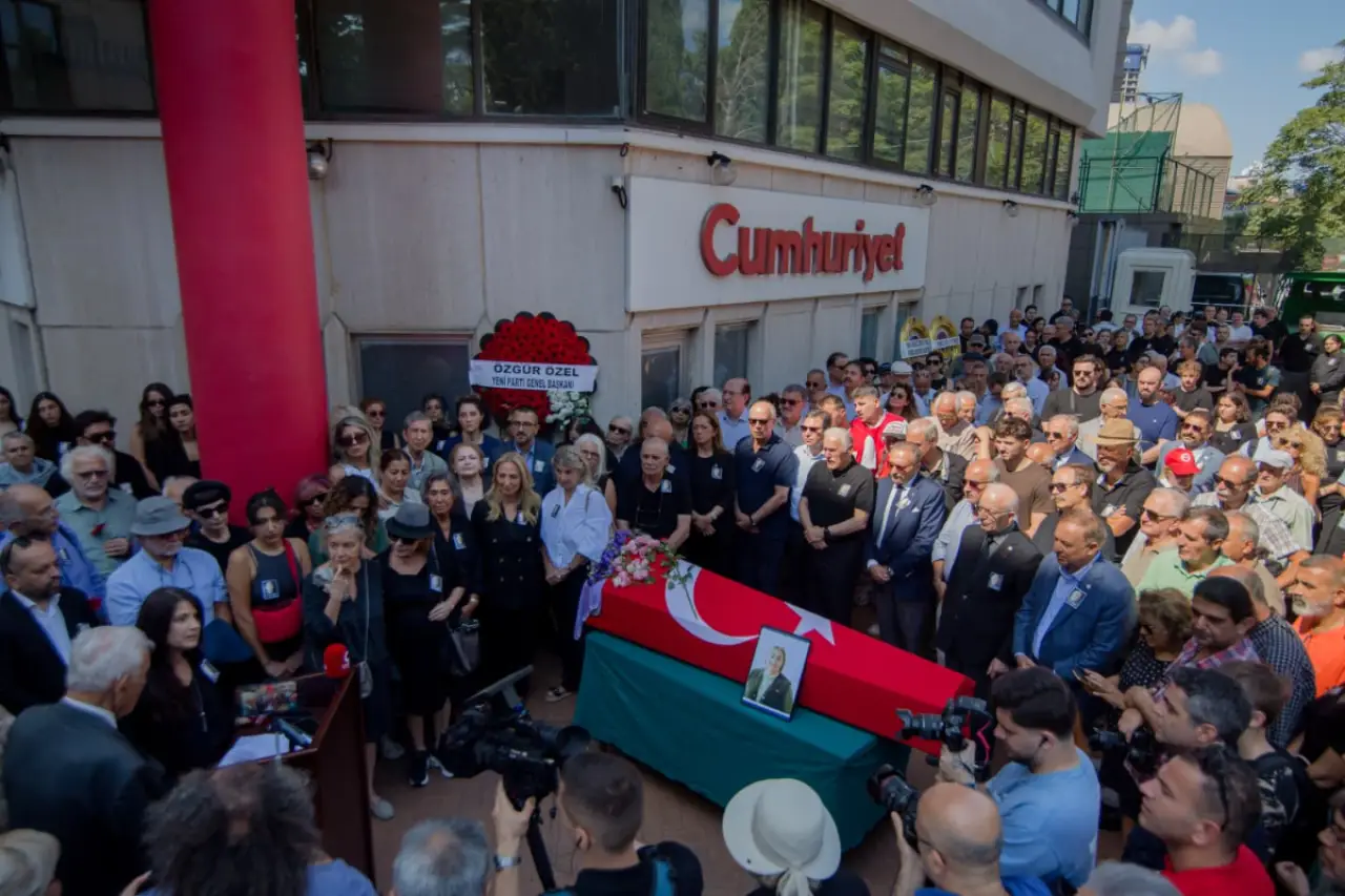 Gazeteci Şükran Soner için Cumhuriyet Gazetesi'nde tören düzenlendi
