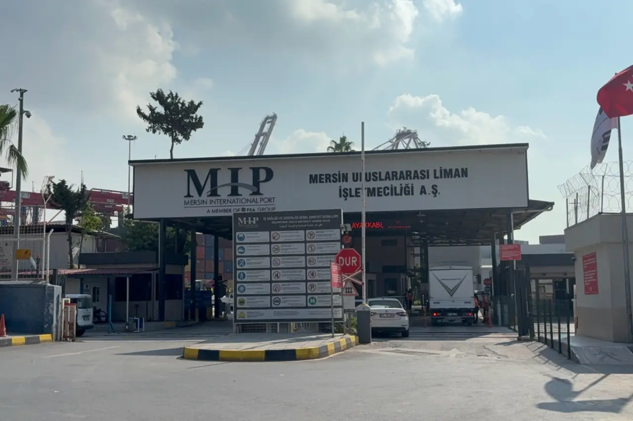 Mersin Limanı'nda kimyasal sızıntı: Onlarca işçi hastaneye kaldırıldı