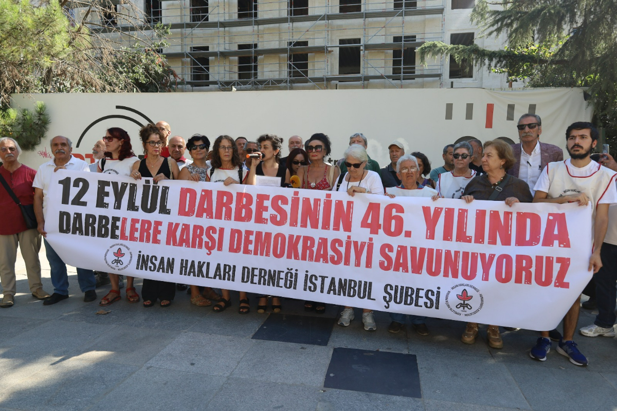 12 Eylül’ün 46’ncı yılında İHD’den çağrı: “Demokratik anayasaya ihtiyaç var”