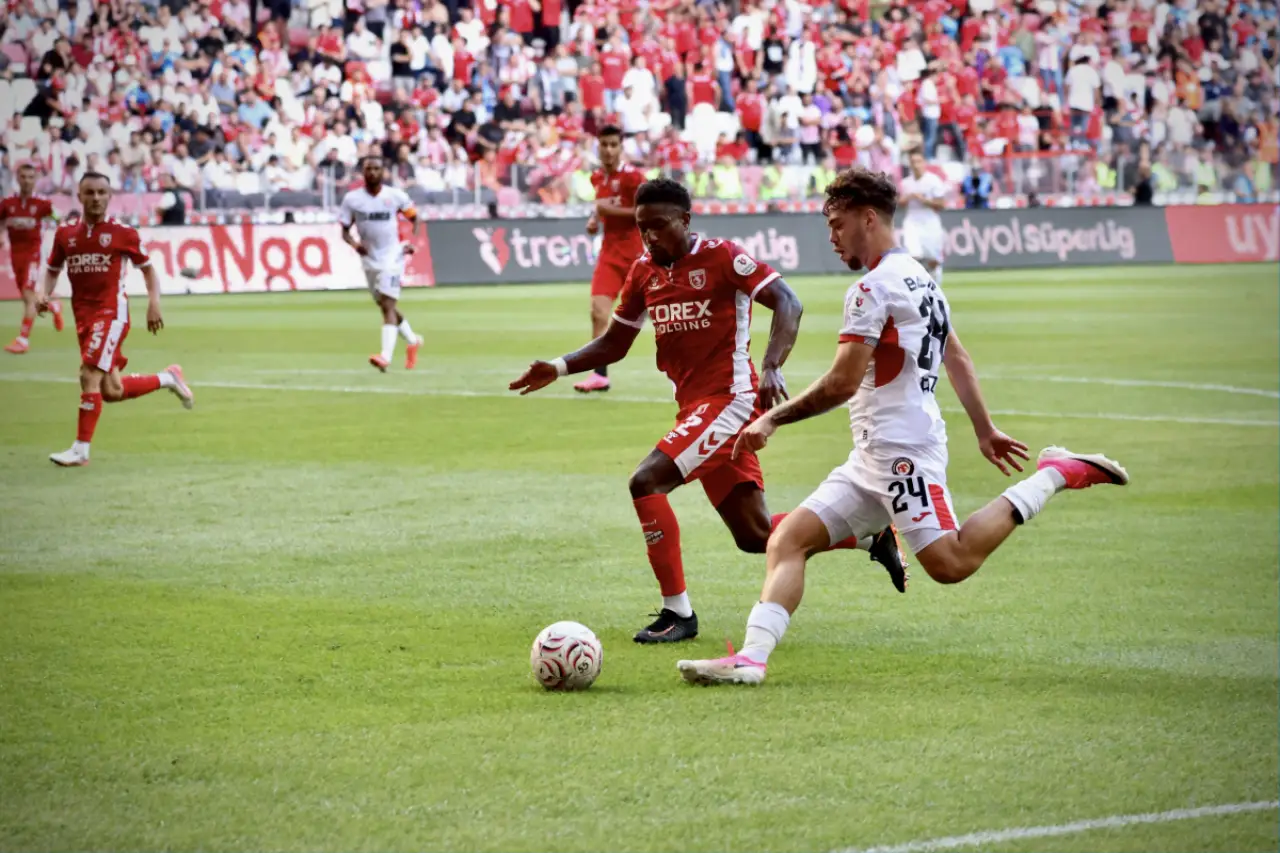 Samsunspor evinde Çorum FK’yi ağırlıyor: Konuk ekipten 5 gol