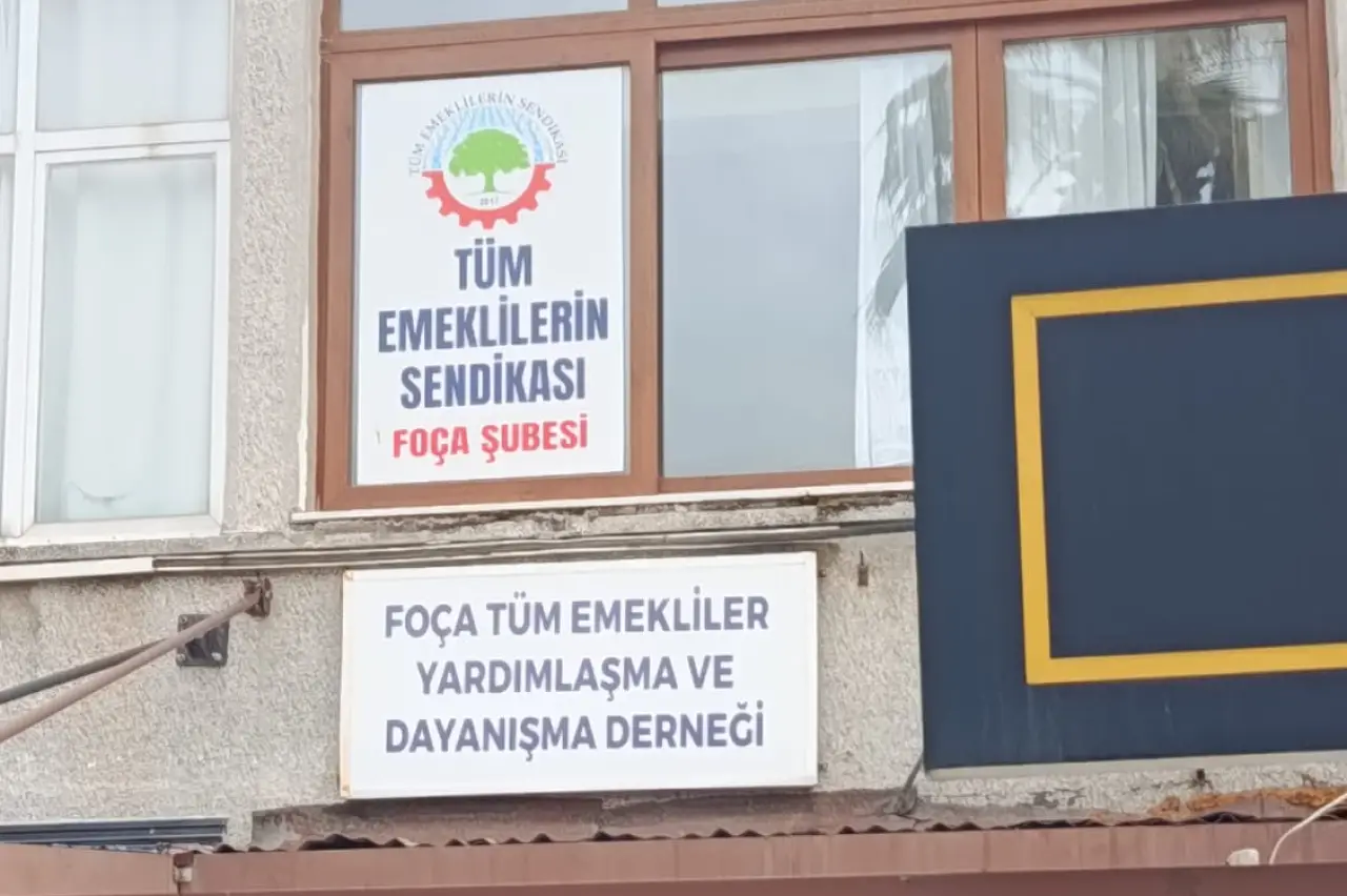 CHP’den AKP’ye geçen Foça Belediye Başkanı Fıçı’dan ilk icraat: “Sendika binasını boşaltın”