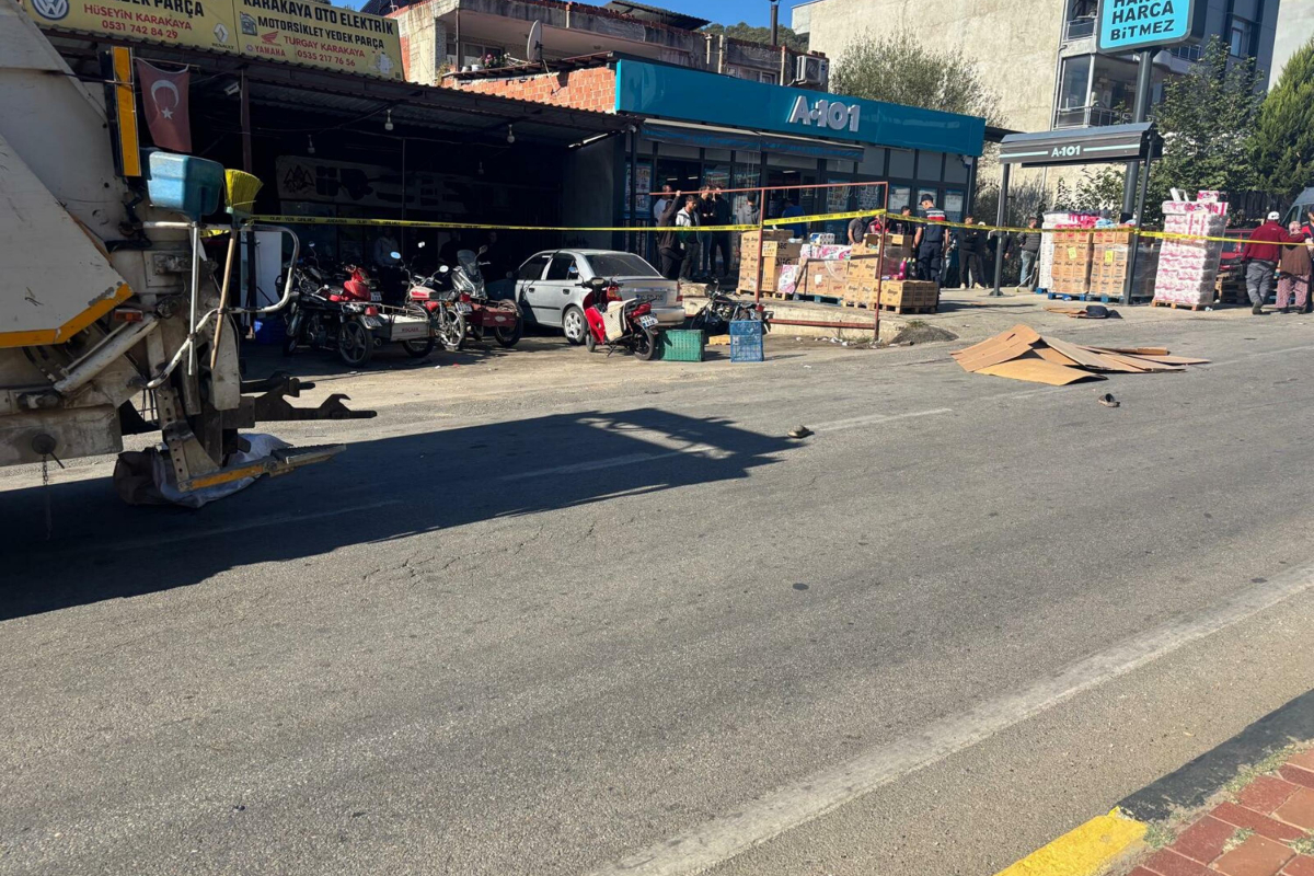 Çöp kamyonunun altında kalan hurda toplayıcısı hayatını kaybetti