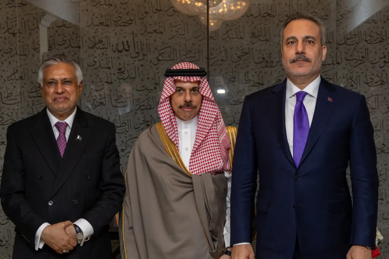Suudi Arabistan’ın dışa bağımlılığı: Riyad, Ensarullah’a karşı ‘şemsiye’ arıyor
