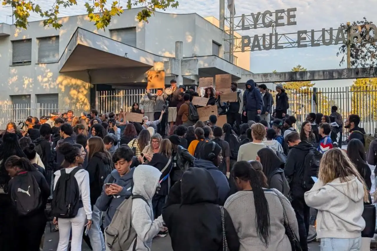 Fransa'da liselilerin eylemlerinde 202 kişi yaralandı
