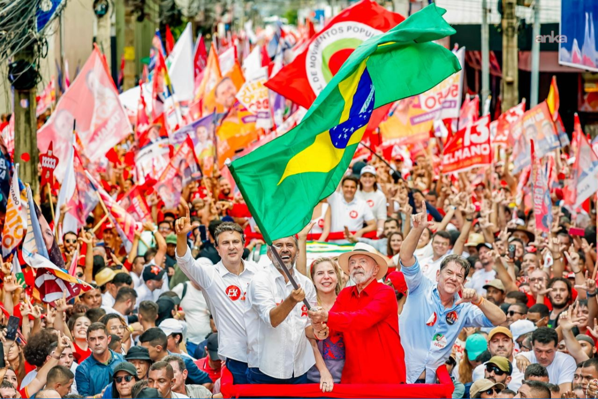 Brezilya’da ilk tur Bolsonaro’nun oğlunun: Lula ile ikinci turda karşı karşıya