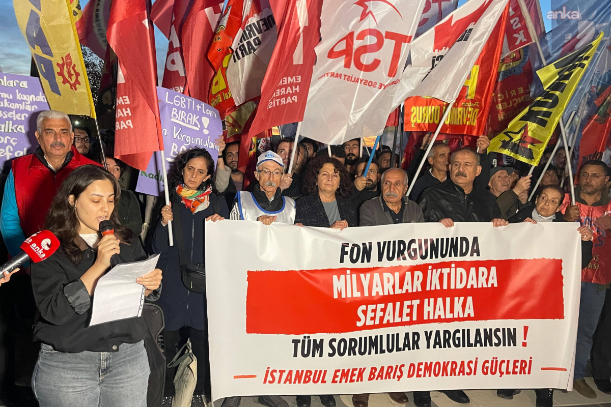 İstanbul Emek, Barış ve Demokrasi Güçleri'nden Kadıköy'de "fon vurgunu" eylemi