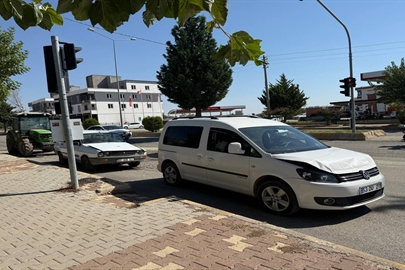 Adıyaman’da 4 araç birbirine girdi: 1 yaralı