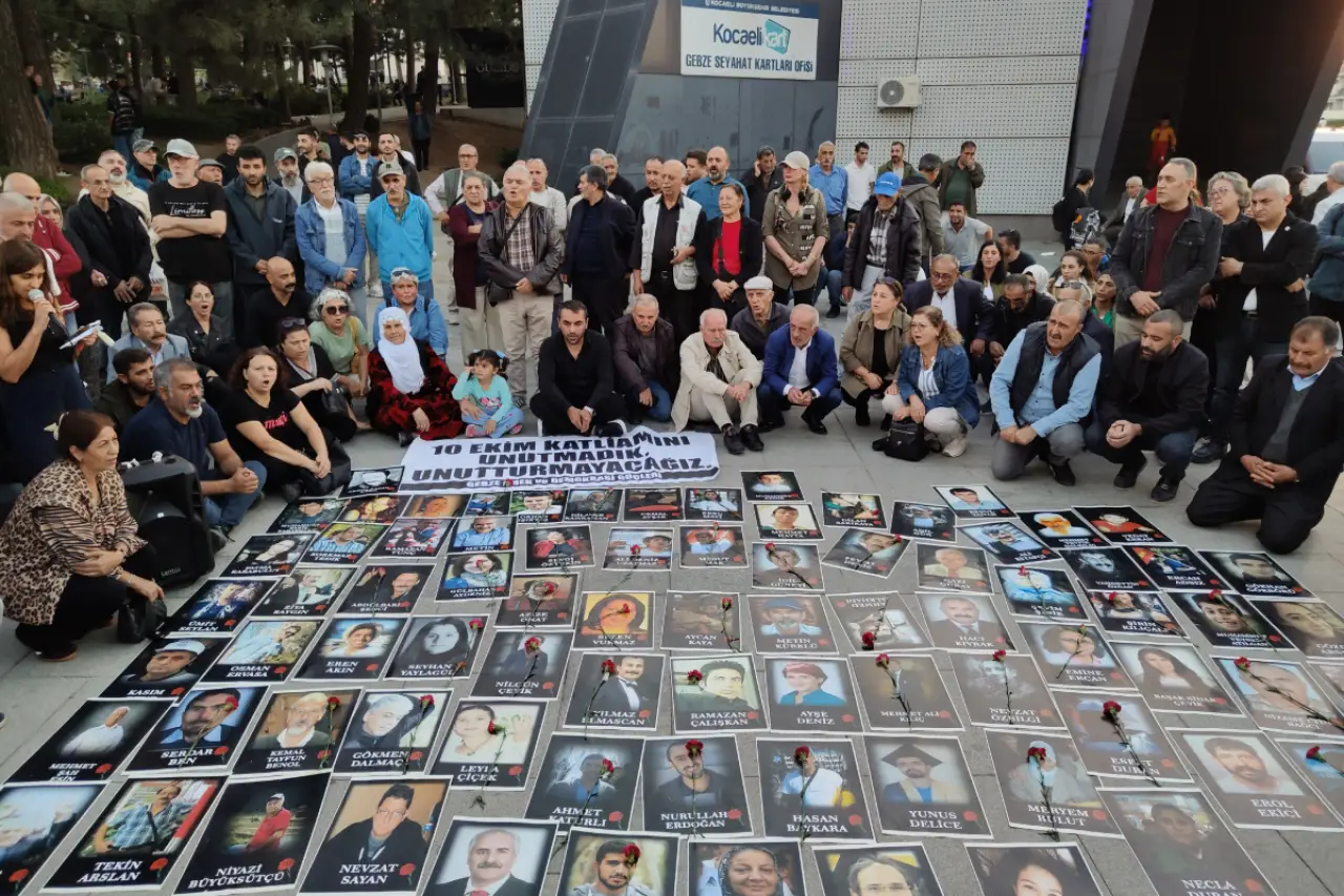 Gebze'de 10 Ekim anması: "Emek, barış ve demokrasi talebinde ısrarcıyız"